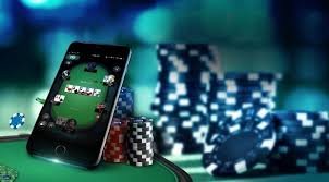 မြန်မာ Esports ချစ်သူများ q79 app ဖြင့် Mobile Legends PUBG Mobile live betting ကြည့်ရှုနေသောပုံ